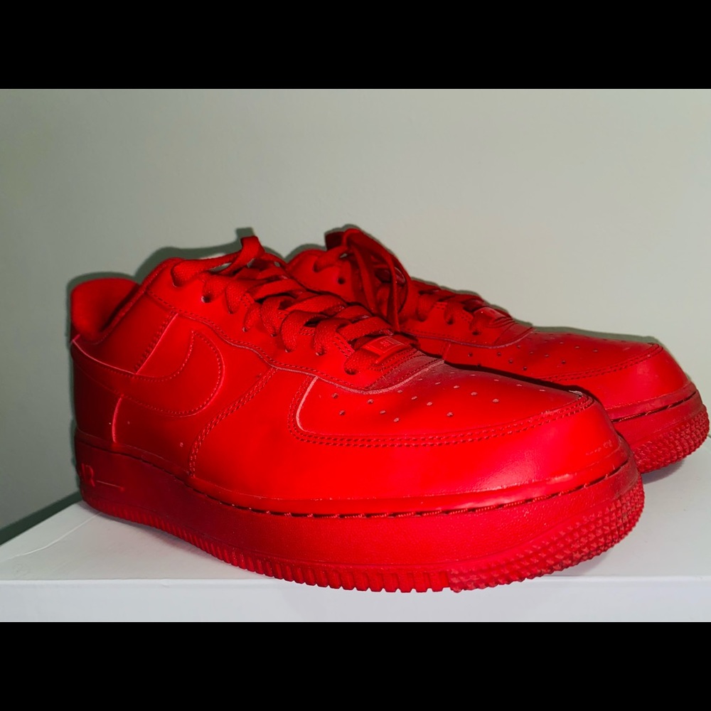Men’s Red Lowtop Nike’s Triple Red AirForces - Picture 3 of 9